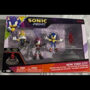 Sonic Prime New Yoke City Collection TAILS SONIC RUSTY ROSE